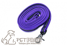 Поводок из прорезиненной стропы с латексом и светоотражающей полосой фиолетовый 20 мм карабин рычажный черный